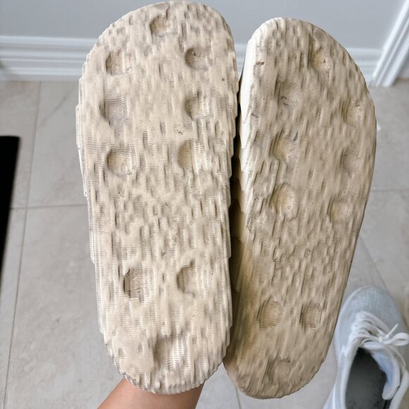 MENS NIKE AND ADIDAS SLIPPERS, PRICE FOR BOTH - Picture 6 of 6